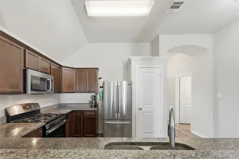 808 Mockingbird Street Navasota TX 77868