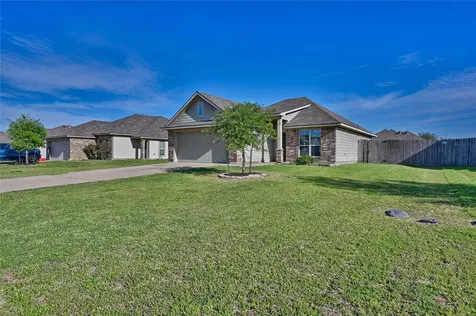 808 Mockingbird Street Navasota TX 77868