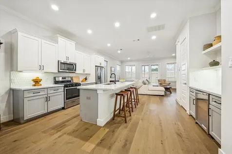 1005 Bunton Street Houston TX 77009
