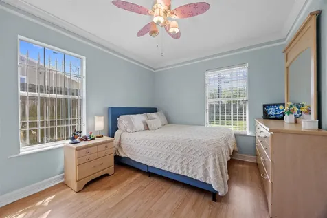 5874 Beldart Street Houston TX 77033
