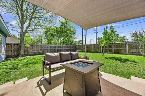 5874 Beldart Street Houston TX 77033