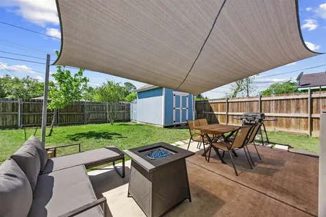 5874 Beldart Street Houston TX 77033