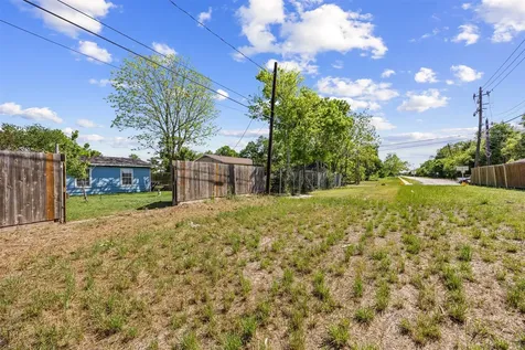 5874 Beldart Street Houston TX 77033