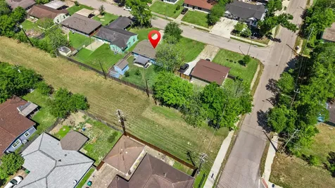 5874 Beldart Street Houston TX 77033