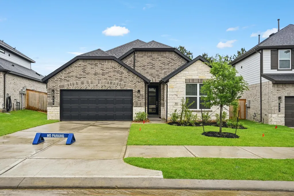 416 Summerset Landing Court Conroe TX 77304