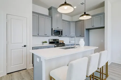 5242 Texas Street Houston TX 77011