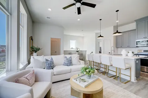 5242 Texas Street Houston TX 77011