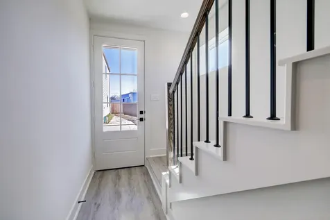 5242 Texas Street Houston TX 77011