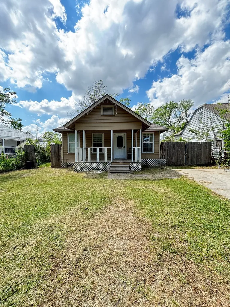512 Wafer Street Pasadena TX 77506