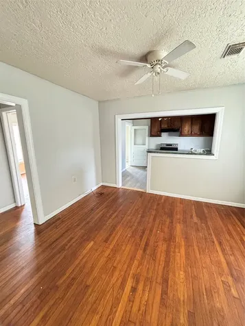512 Wafer Street Pasadena TX 77506