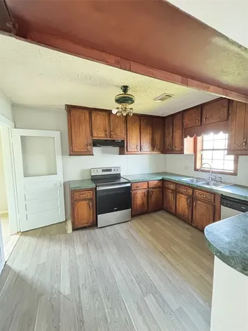512 Wafer Street Pasadena TX 77506