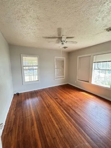 512 Wafer Street Pasadena TX 77506