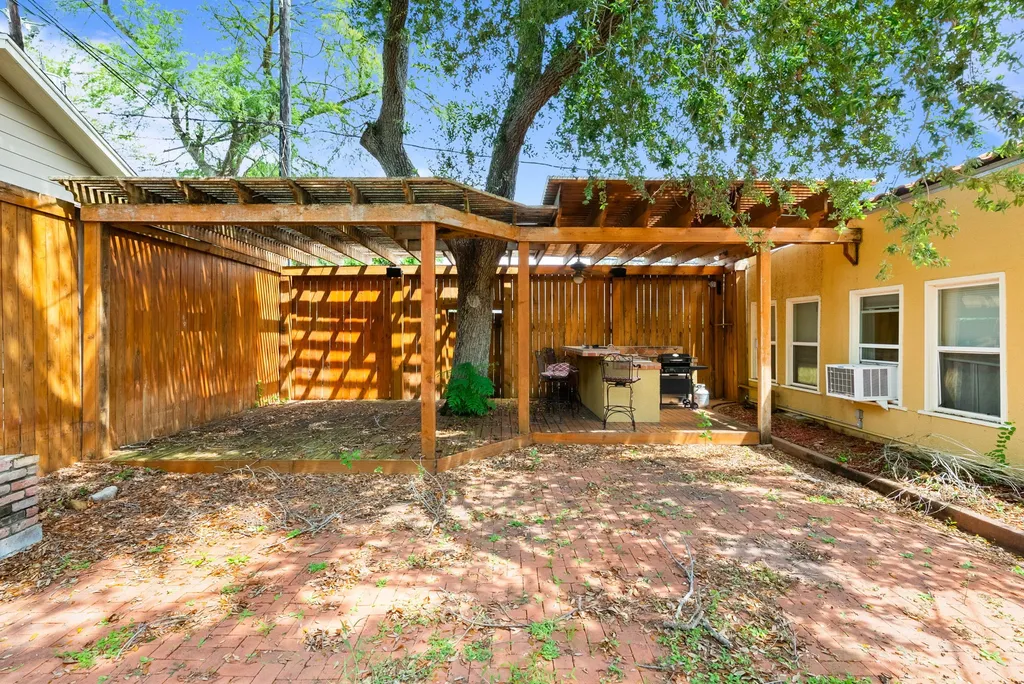 239 Indiana Avenue Corpus Christi TX 78404