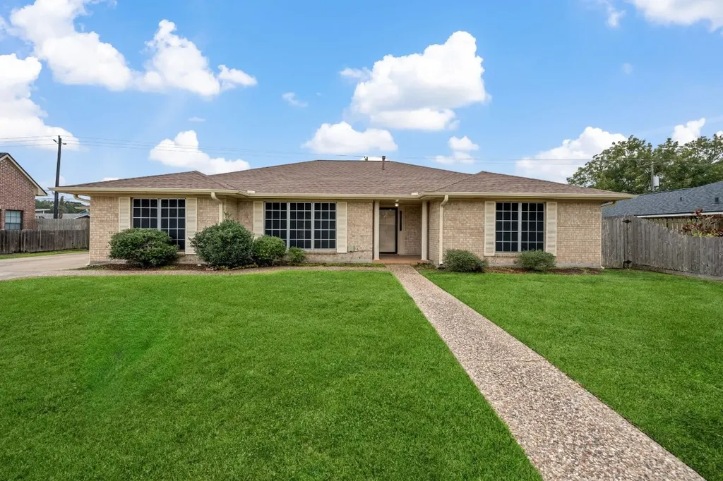 8022 Bayside Boulevard Beach City TX 77523