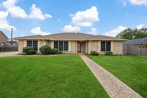 8022 Bayside Boulevard Beach City TX 77523