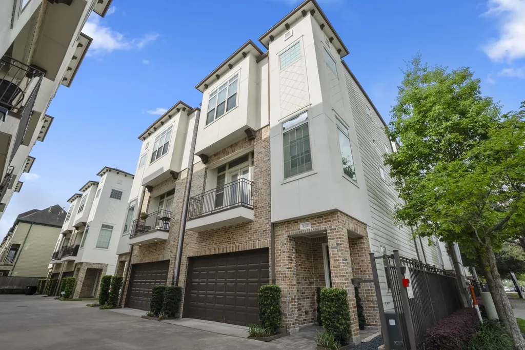 1032 W 26th Street D Houston TX 77008