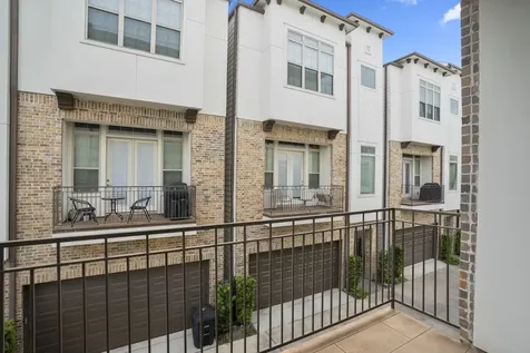 1032 W 26th Street D Houston TX 77008