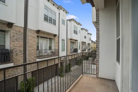 1032 W 26th Street D Houston TX 77008