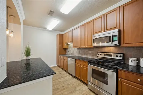 1711 Old Spanish Trail 146 Houston TX 77054