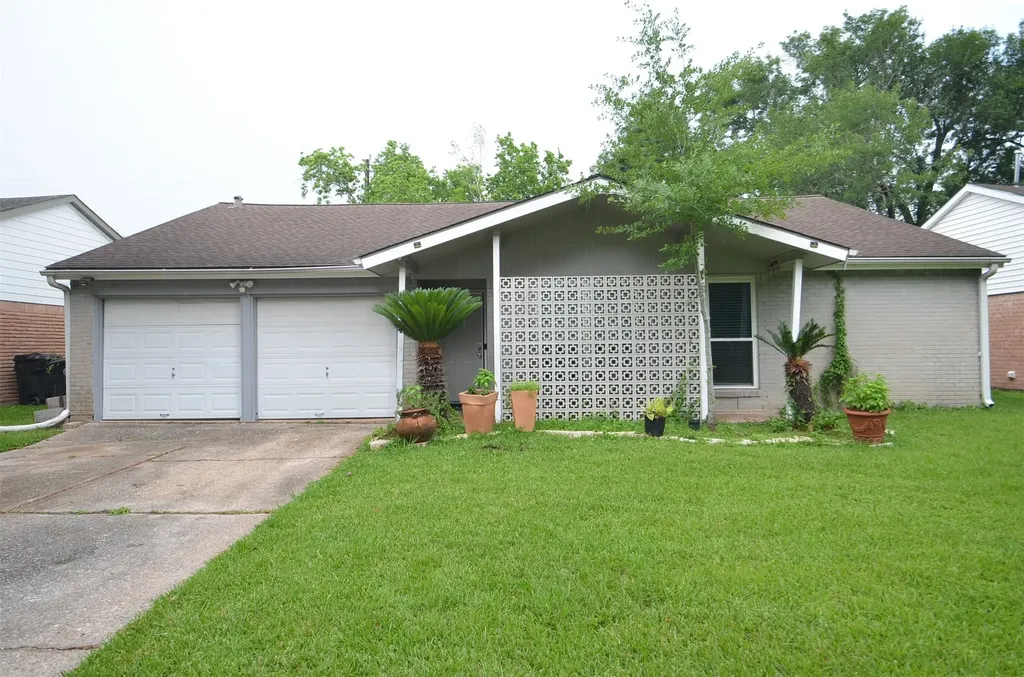 5834 Ludington Drive Houston TX 77035