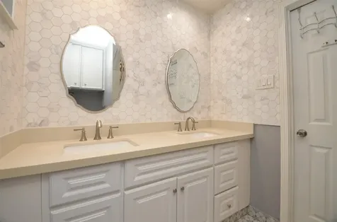 5834 Ludington Drive Houston TX 77035
