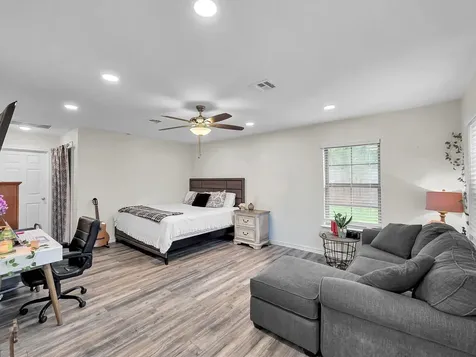 1255 E Pineshadows Drive Sour Lake TX 77659