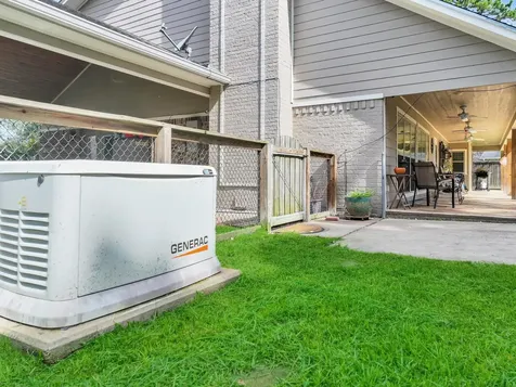 1255 E Pineshadows Drive Sour Lake TX 77659