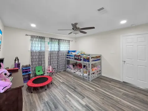 1255 E Pineshadows Drive Sour Lake TX 77659