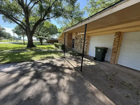 1418 NE 7th Street Smithville TX 78957