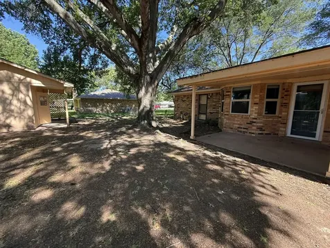 1418 NE 7th Street Smithville TX 78957
