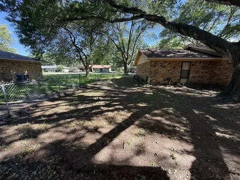 1418 NE 7th Street Smithville TX 78957