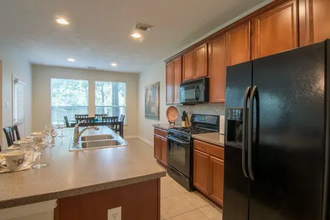15 Aquiline Oaks Place The Woodlands TX 77382