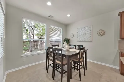 15 Aquiline Oaks Place The Woodlands TX 77382