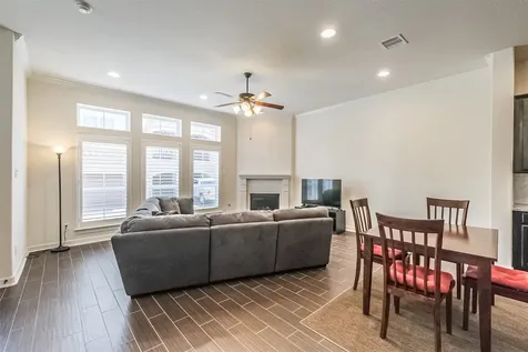 9 Laurelwood Drive Pasadena TX 77058