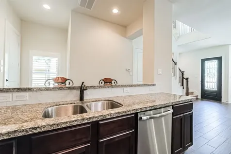9 Laurelwood Drive Pasadena TX 77058