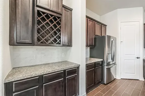 9 Laurelwood Drive Pasadena TX 77058