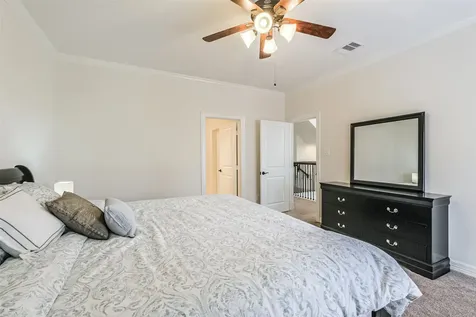 9 Laurelwood Drive Pasadena TX 77058