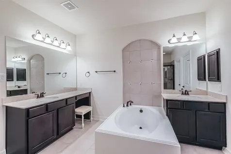 9 Laurelwood Drive Pasadena TX 77058