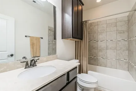 9 Laurelwood Drive Pasadena TX 77058