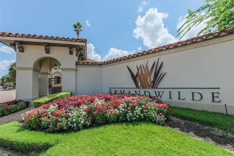 9 Laurelwood Drive Pasadena TX 77058
