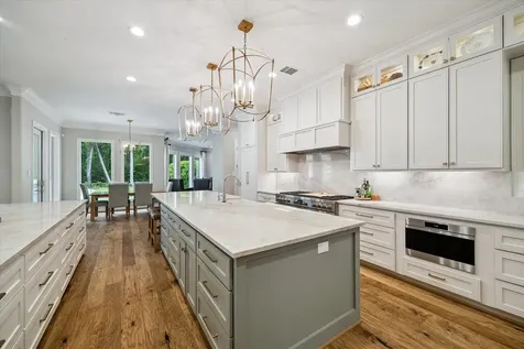 5 Magnolia Woods Drive Kingwood TX 77339
