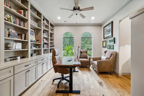 5 Magnolia Woods Drive Kingwood TX 77339