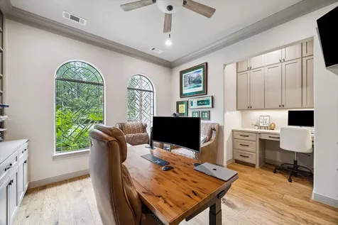 5 Magnolia Woods Drive Kingwood TX 77339