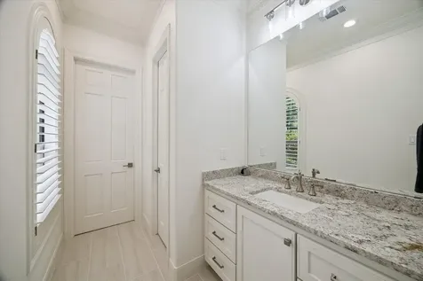 5 Magnolia Woods Drive Kingwood TX 77339