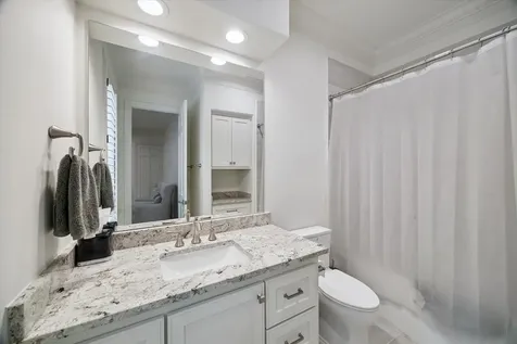 5 Magnolia Woods Drive Kingwood TX 77339