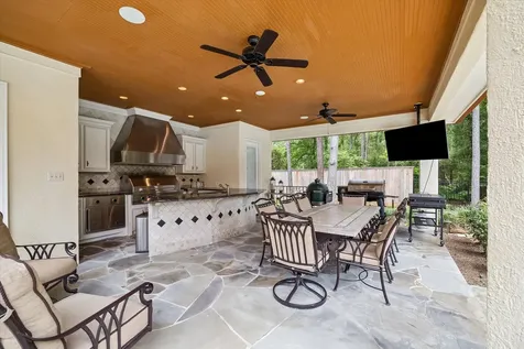 5 Magnolia Woods Drive Kingwood TX 77339