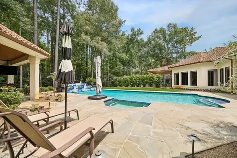 5 Magnolia Woods Drive Kingwood TX 77339
