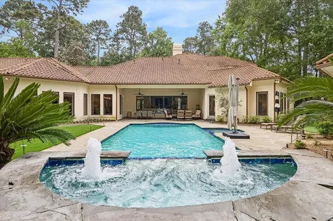 5 Magnolia Woods Drive Kingwood TX 77339