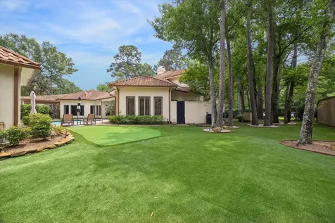 5 Magnolia Woods Drive Kingwood TX 77339