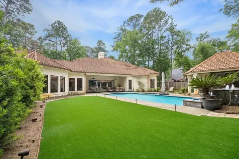 5 Magnolia Woods Drive Kingwood TX 77339